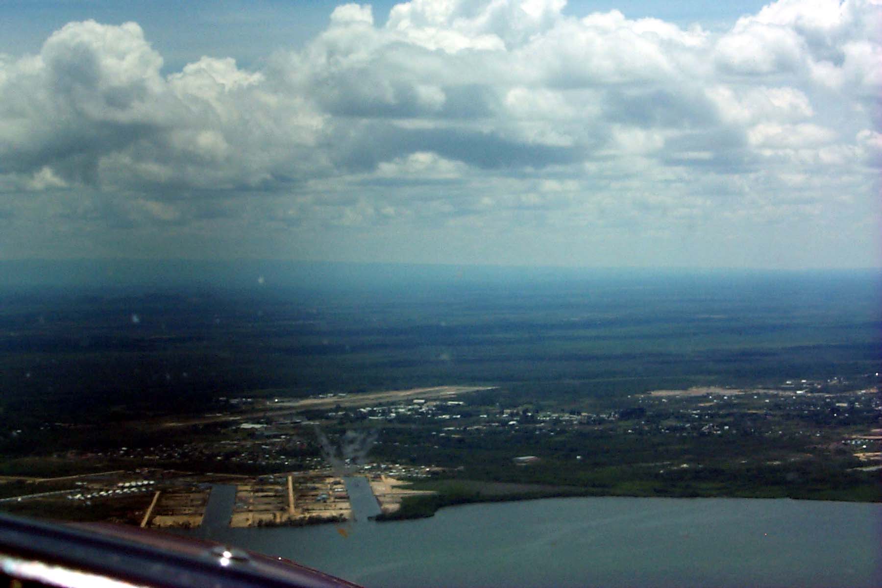 B99_Airplane3.JPG (1312256 bytes)