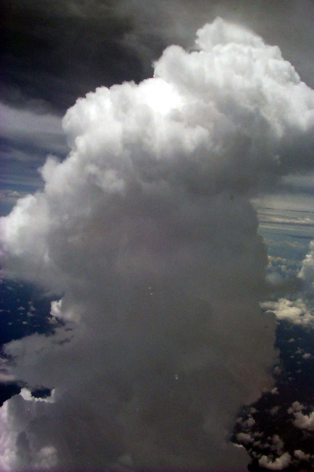 B99_Clouds1.JPG (1332967 bytes)