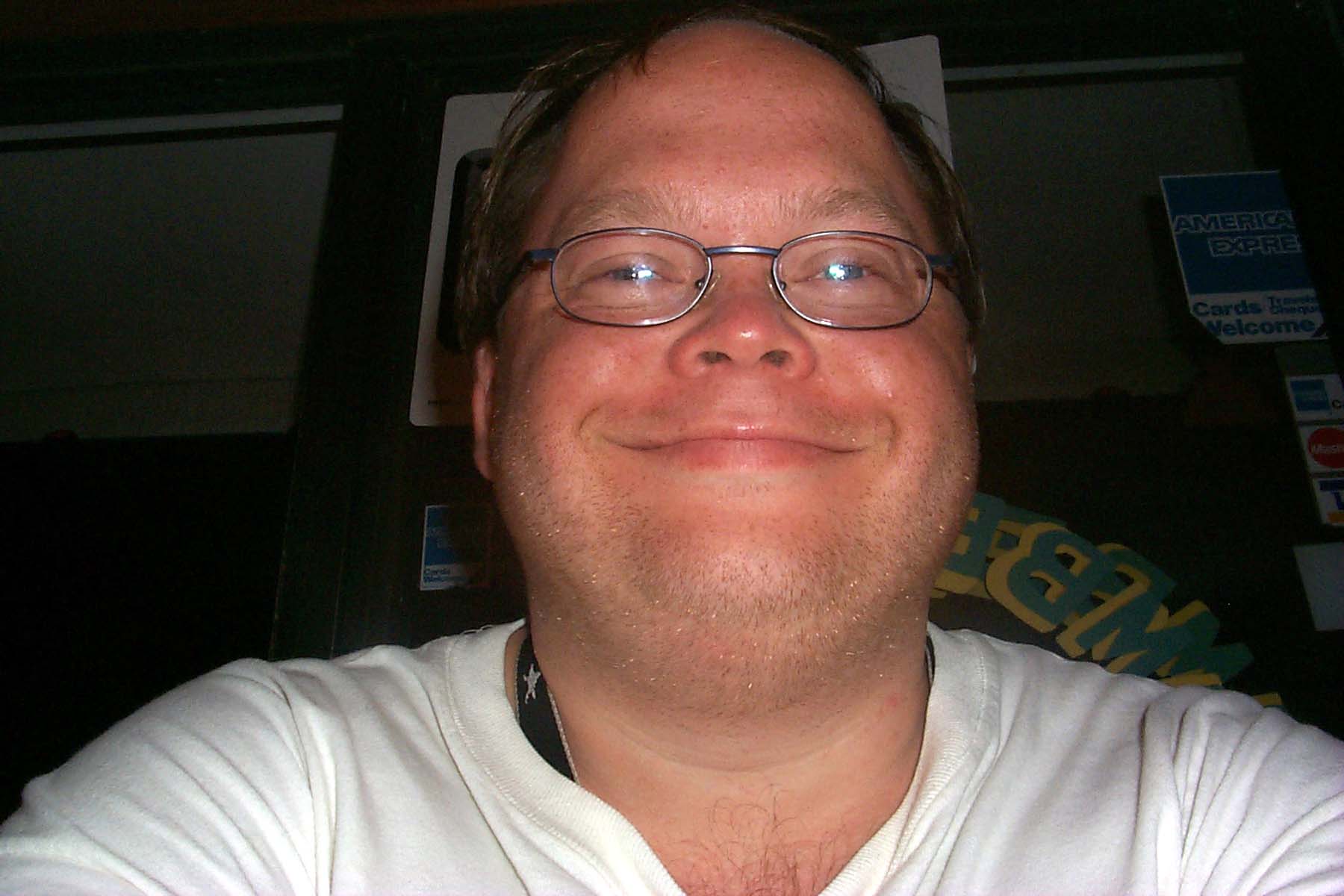 B99_DinnerSteve.JPG (1392902 bytes)