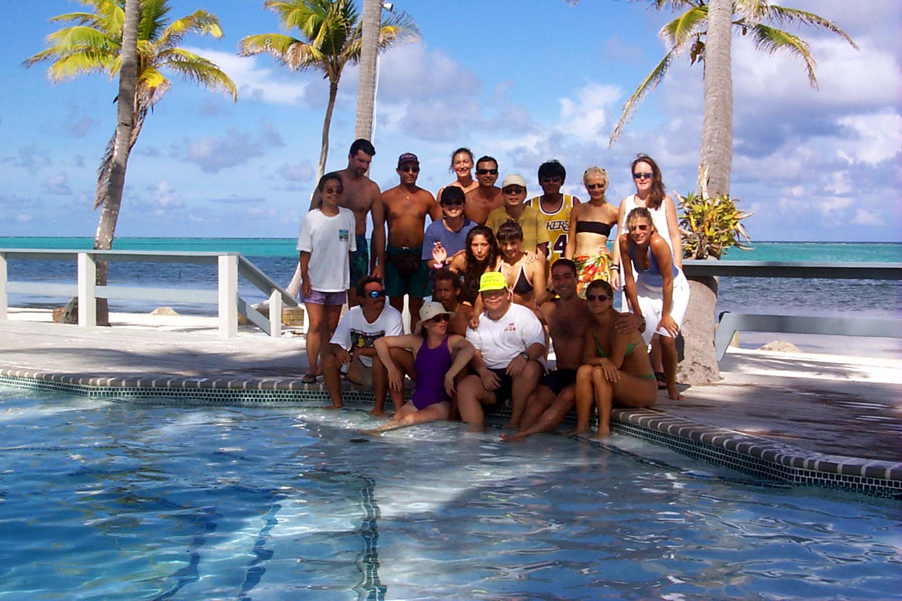 B99_GroupPool3.JPG (1647312 bytes)