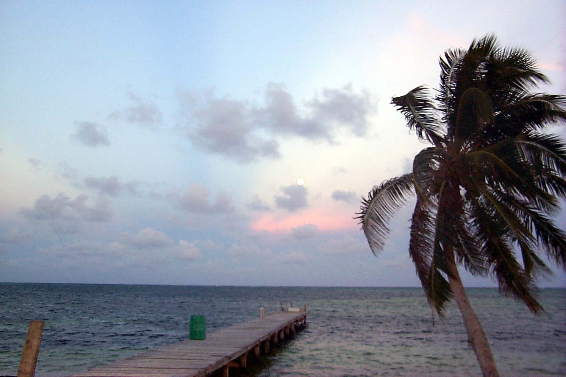 B99_MoonRise1.JPG (1402592 bytes)