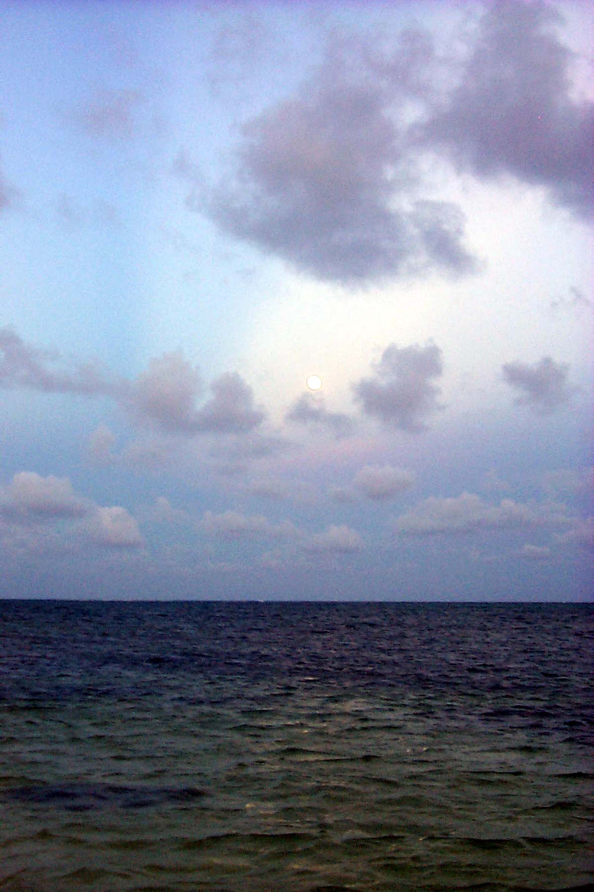 B99_MoonRise3.JPG (1660130 bytes)