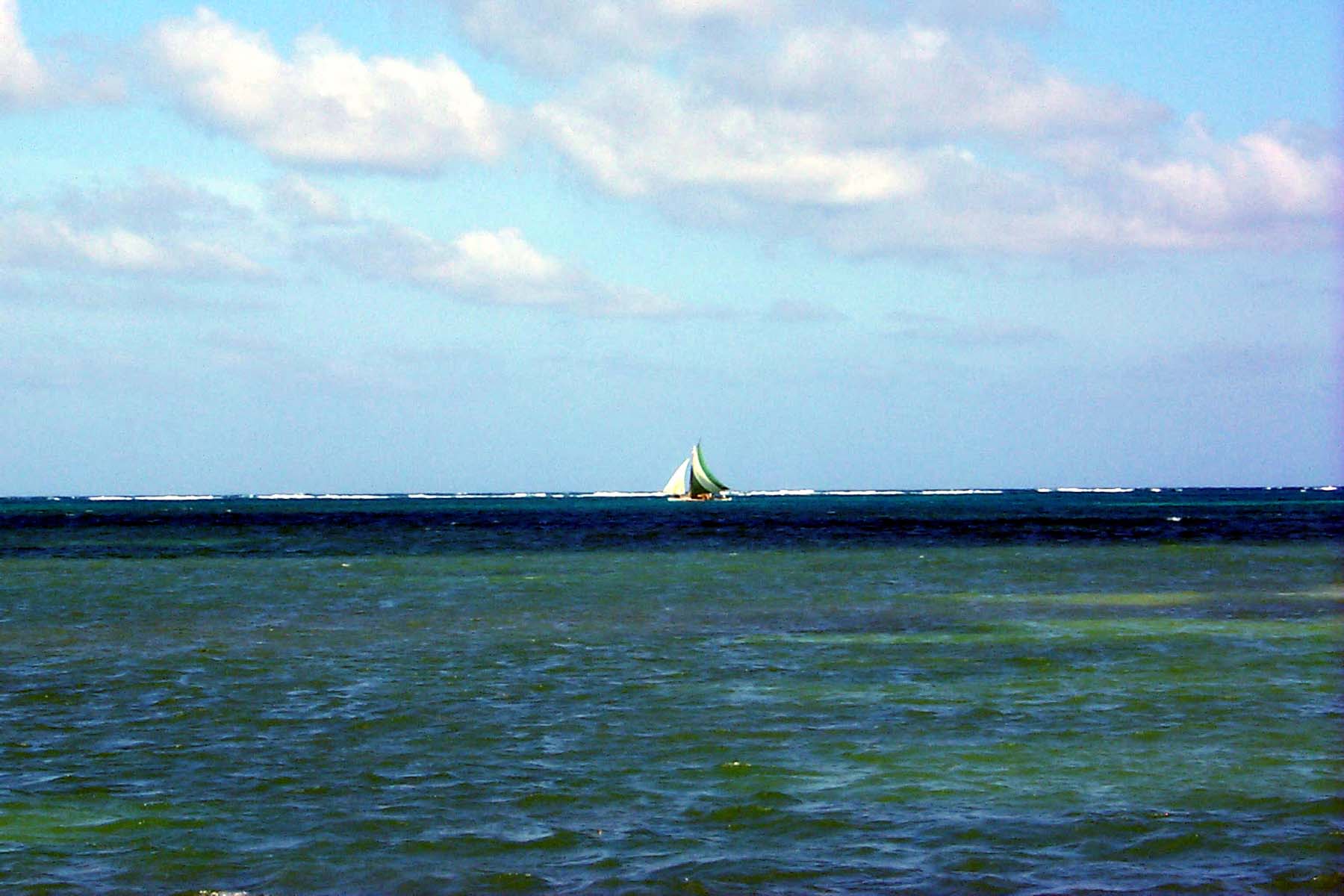 B99_Sailboat1.JPG (1602263 bytes)