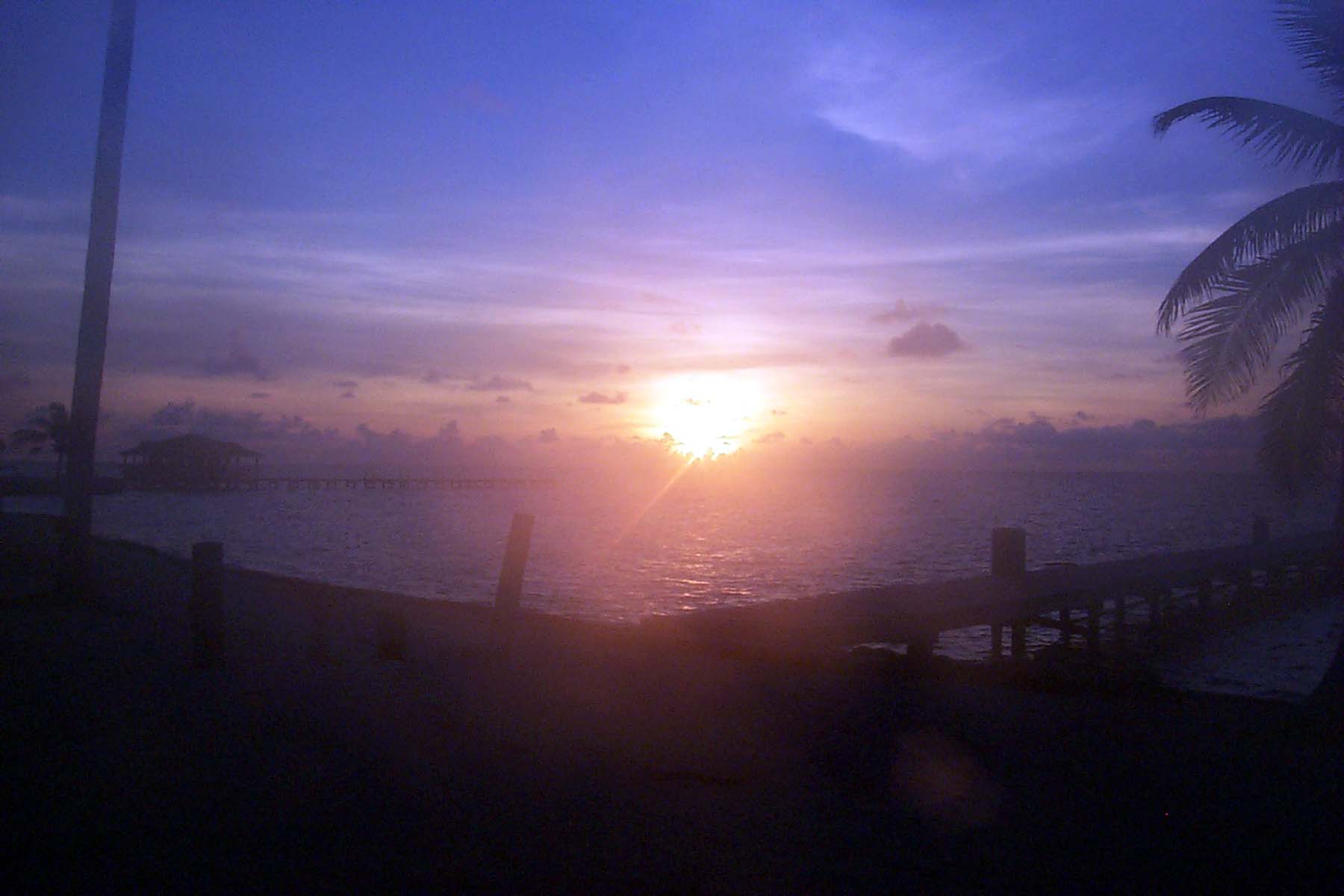 B99_Sunrise2.JPG (1343967 bytes)